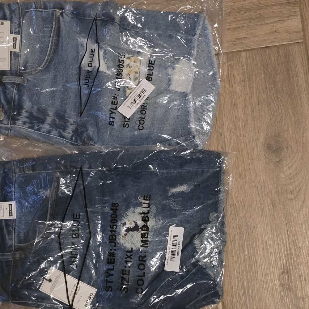 Judy Blue Distressed Jeans - Medium Blue